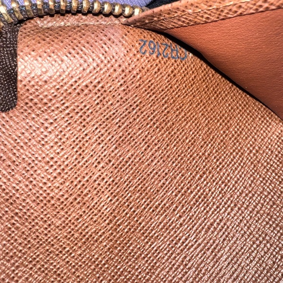 Authentic LOUIS VUITTON Monogram Zippy Organizer Wallet - Picture 12 of 15